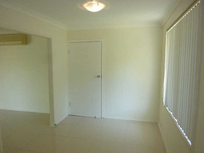 4 Avon Place, Forster