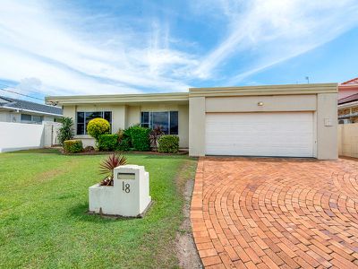 18 Rosemont Ave, Broadbeach Waters