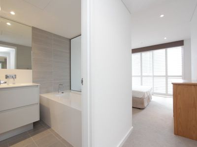 806 / 21 Bow River, Burswood