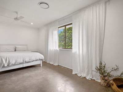 12 Cotswold Court, Rochedale South