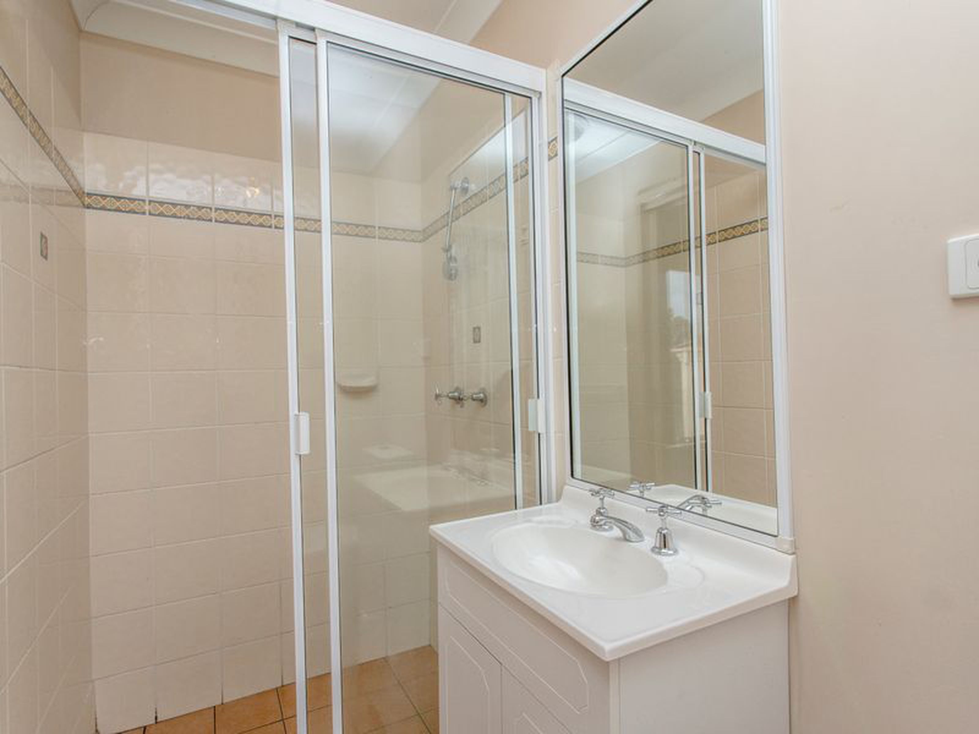 3 / 24-28 Robert Street, PENRITH