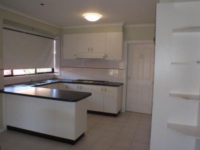 2 / 37 Roseberry Avenue, Keilor Downs