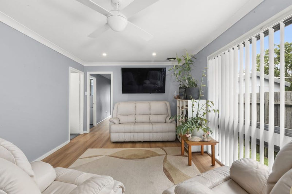 13 Windsor Road, Berkeley Vale