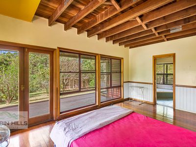 417 Davis Road, Jiggi