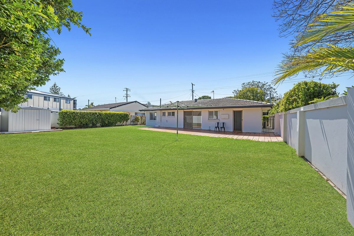 72 Monaco Street, Broadbeach Waters