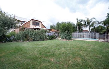 6 Dianthus Court, Narre Warren South