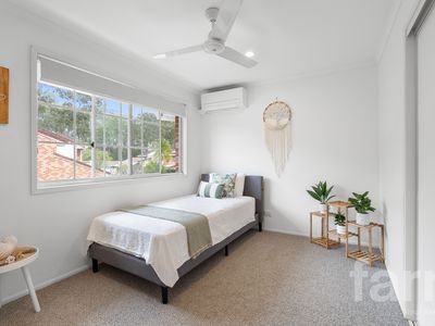 18 / 27 Rain Tree Glen, Coombabah