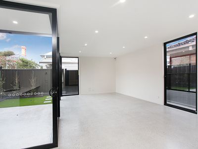 2 / 53 Stafford Street, Footscray