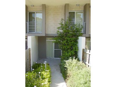 8 / 384a - 388 Railway Parade, Carlton