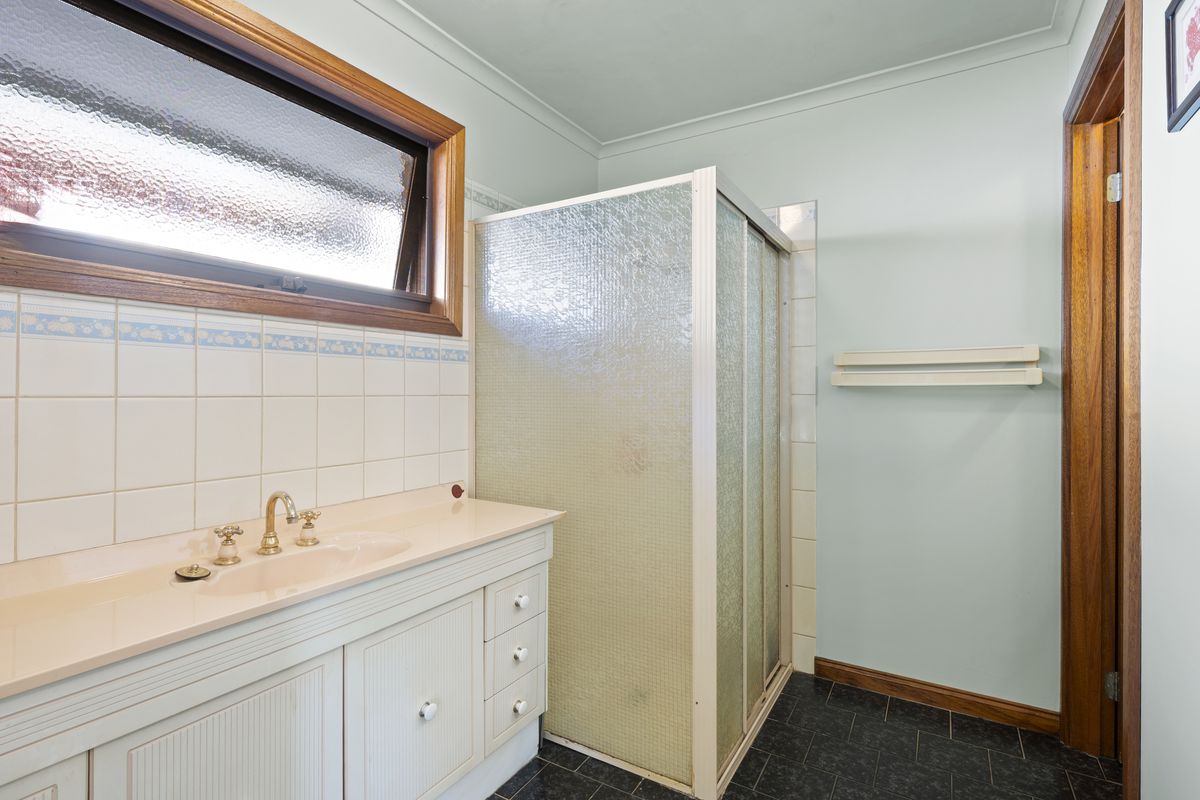 9 Club Court, Mansfield