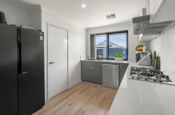 73 Pleasantview Parade, Baldivis