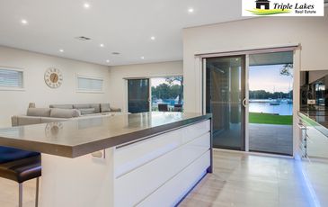 12 Gordon Avenue, Summerland Point