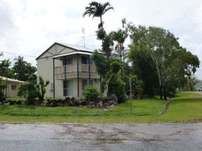 6 / 11 Boundary, Cooktown
