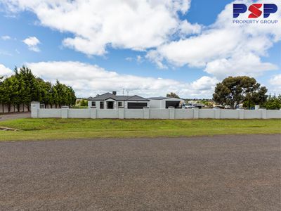 20 Viewbay Court, Lovely Banks