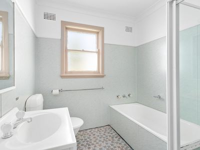 18 Eleanor Street, Oak Flats