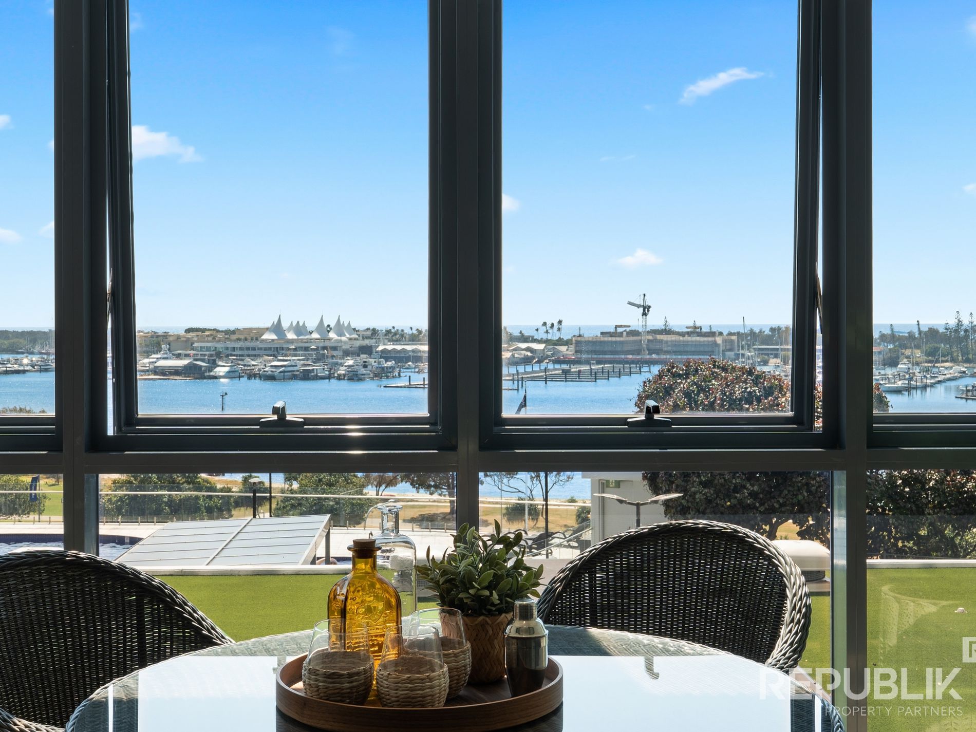 706 / 2 Como Crescent, Southport
