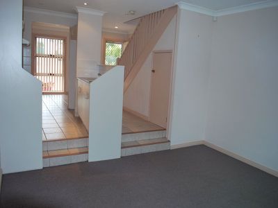 7 / 2 Kent Road, Dapto