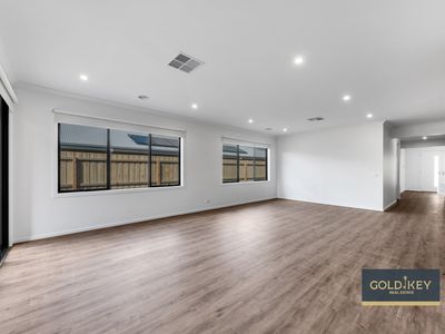 9 Gahnia Drive, Armstrong Creek