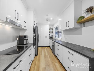 5 La Trobe Close, Douglas