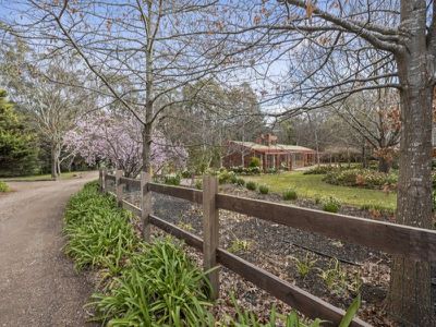 9 CLARKE STREET, Mount Macedon