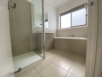 10 Dodson Drive, Point Cook