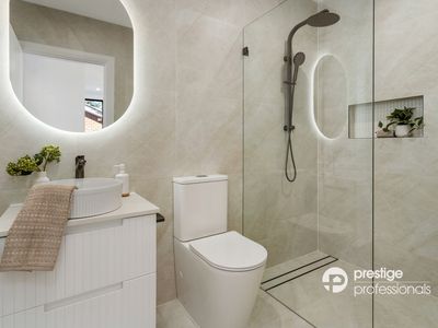 1 / 5 Elouera Crescent, Moorebank
