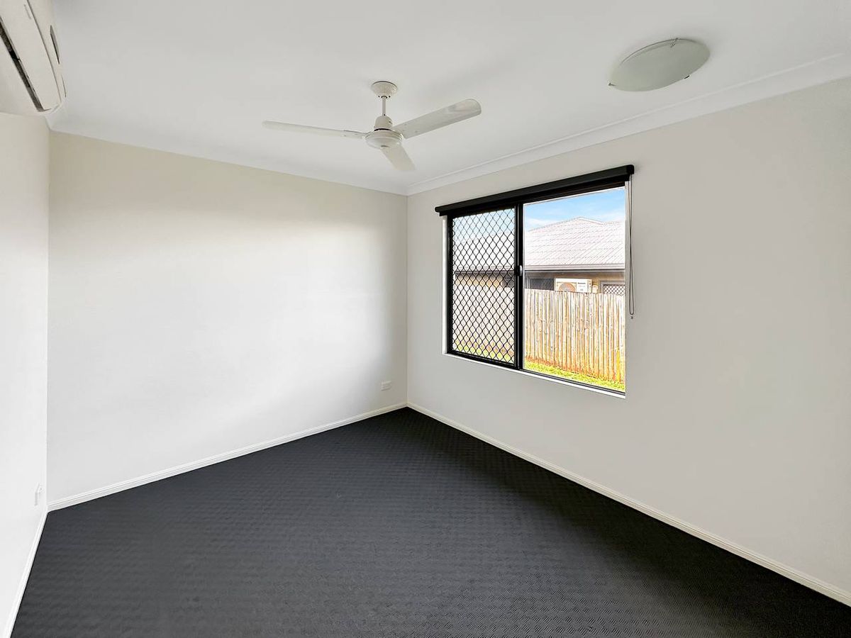 11 Rosenberg St, Atherton