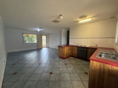 8 Beddoes Avenue, Dubbo