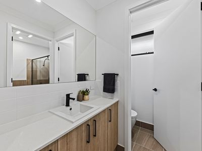 45 Graduation Parade, Taperoo