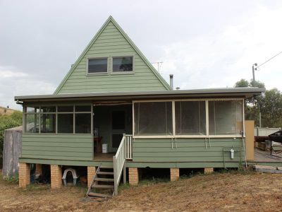 1735 The Bridle Track, Bruinbun