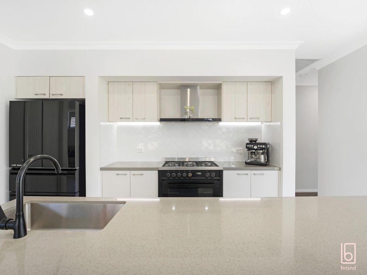 18 Eleanor Close, Hamlyn Terrace