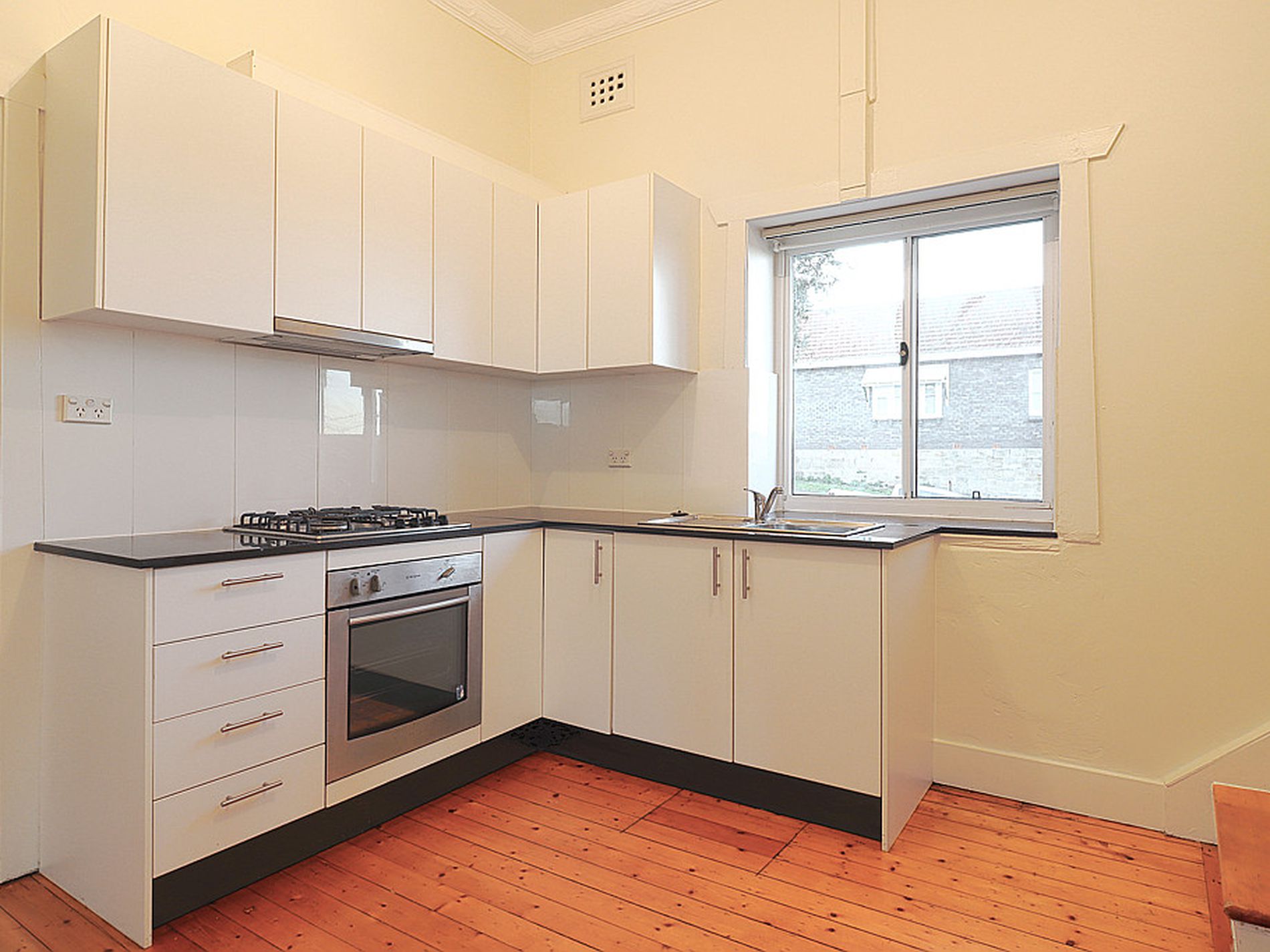 32 Segenhoe Street, Arncliffe