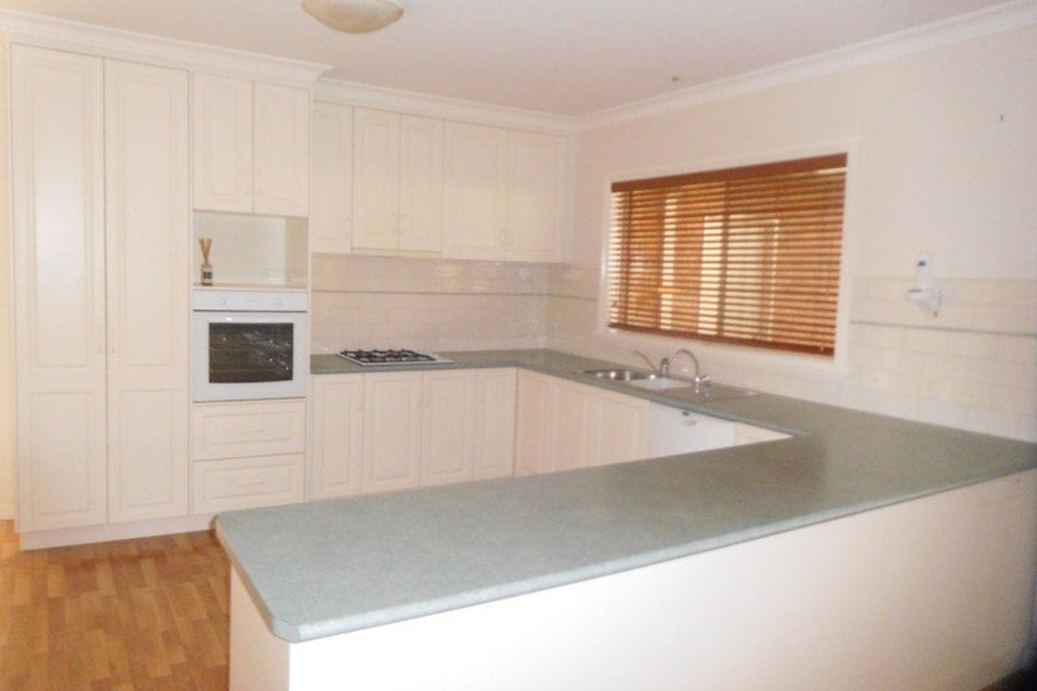 102 Peppertree Lane, Horsham
