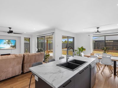 3 Pine Edge Drive, Landsborough