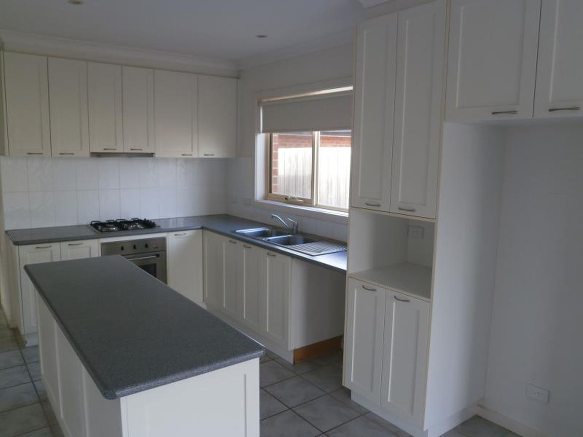 1 / 19 Cootamundra Court, Werribee