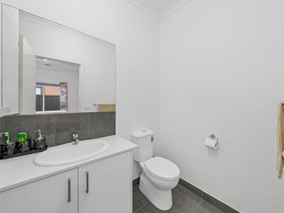 61 Abbeygate Drive, Werribee