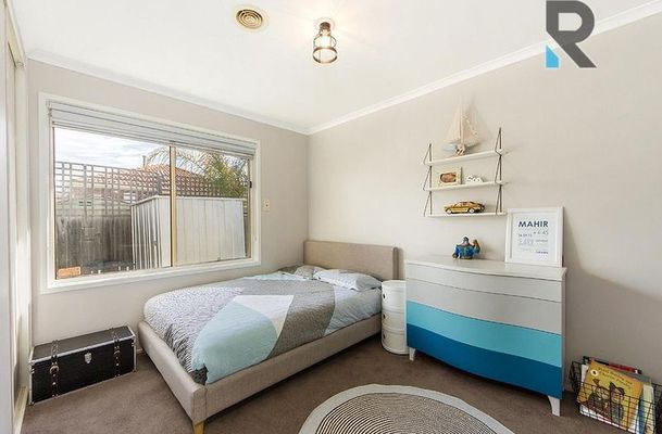13 Hammond Place, Roxburgh Park