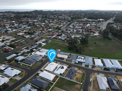 2 Lingard Loop, Usher