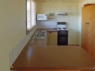 78 Sunset Strip, Manyana