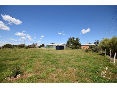 15-18 Halfway House Road, Sedan