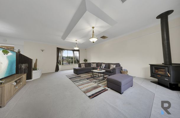 33 King William Court, Wallan
