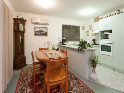 8 Fenton Ave, Rosebud