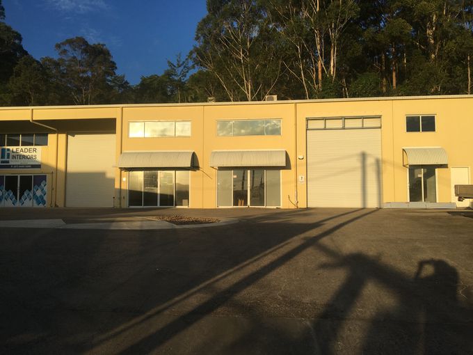 Unit 2, 3 and 4  / 18  Tectonic Crescent , Kunda Park