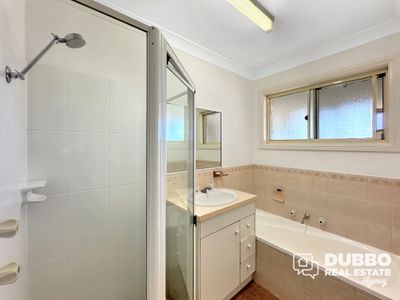 12 Galloway Drive, Dubbo