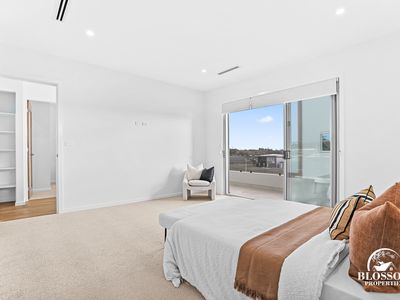 18 Bat Street, Box Hill