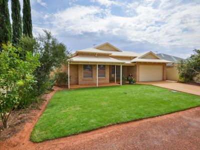 31 Smythe Drive, Broadwood