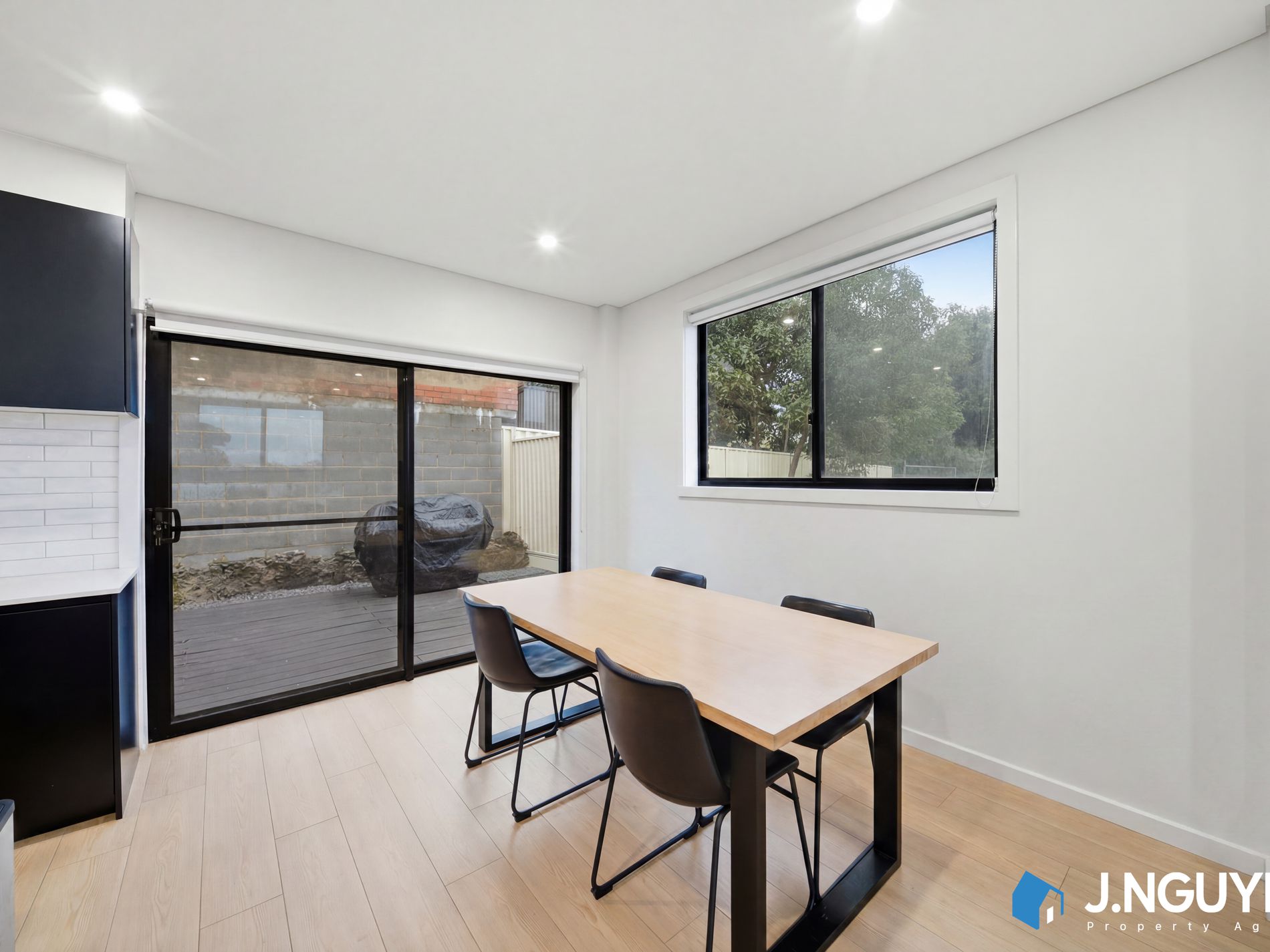 8 & 8a O'shannassy St, Mount Pritchard