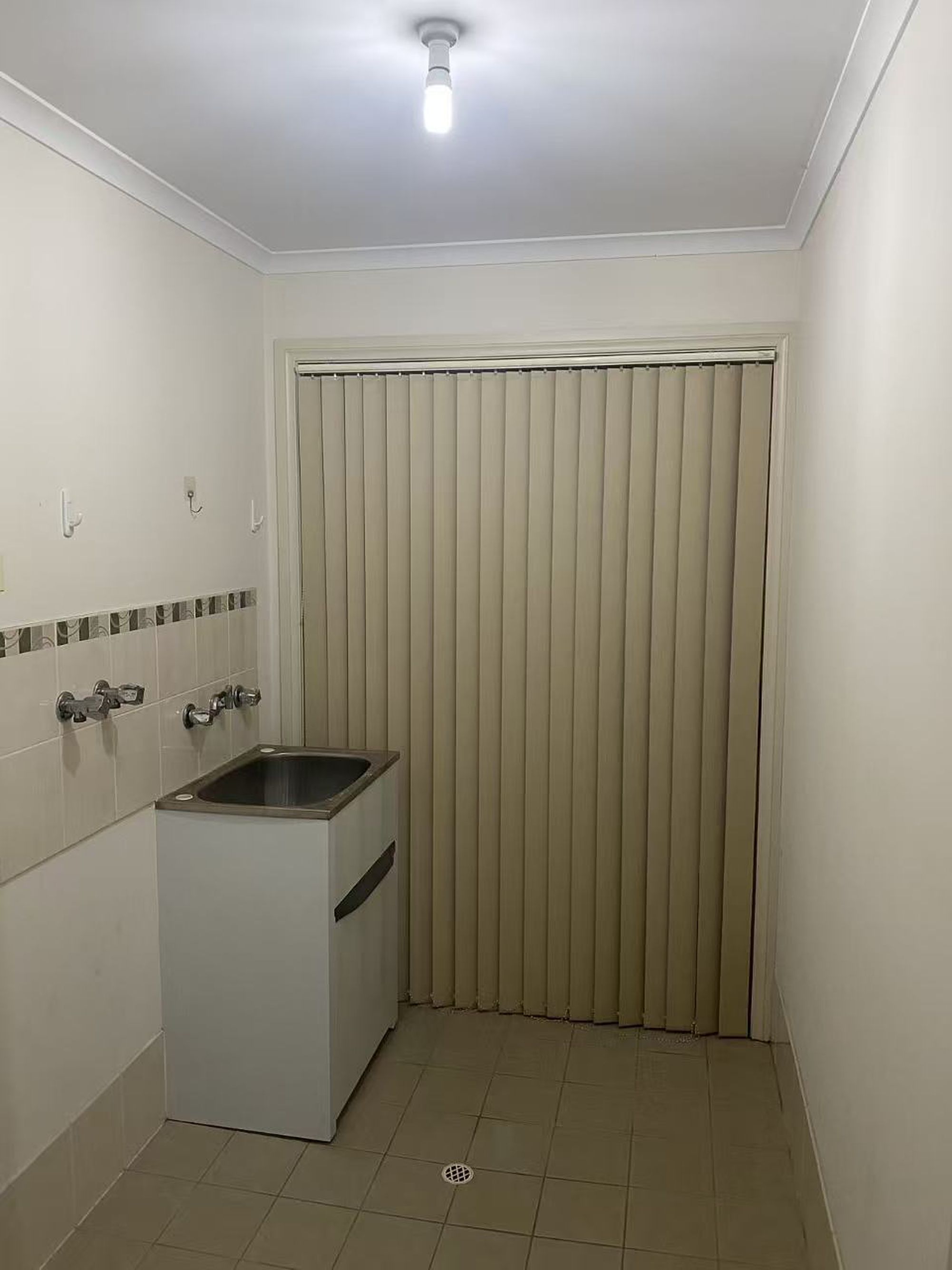 1A Bank Street, Kilburn