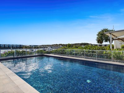 35 Azure Way, Hope Island