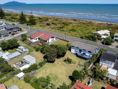 2 A Marine Parade, Otaki Beach